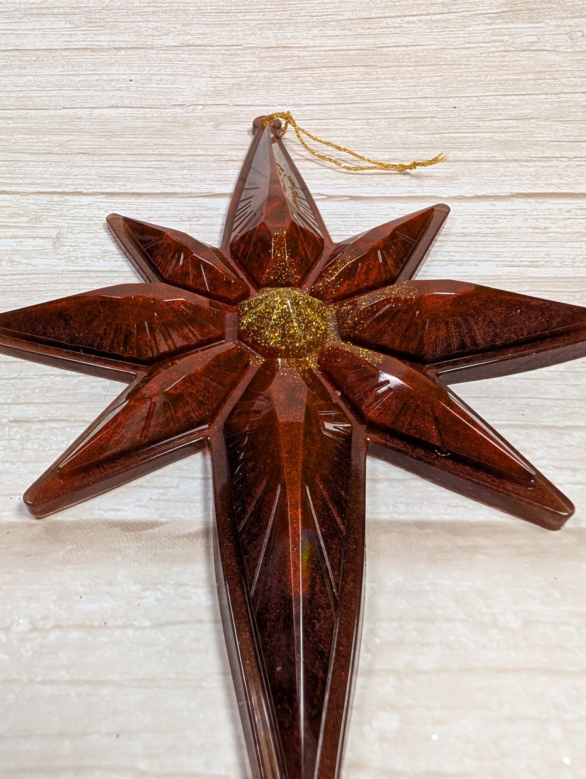 Handmade Chameleon Star Ornament – Red and Gold - Image 2