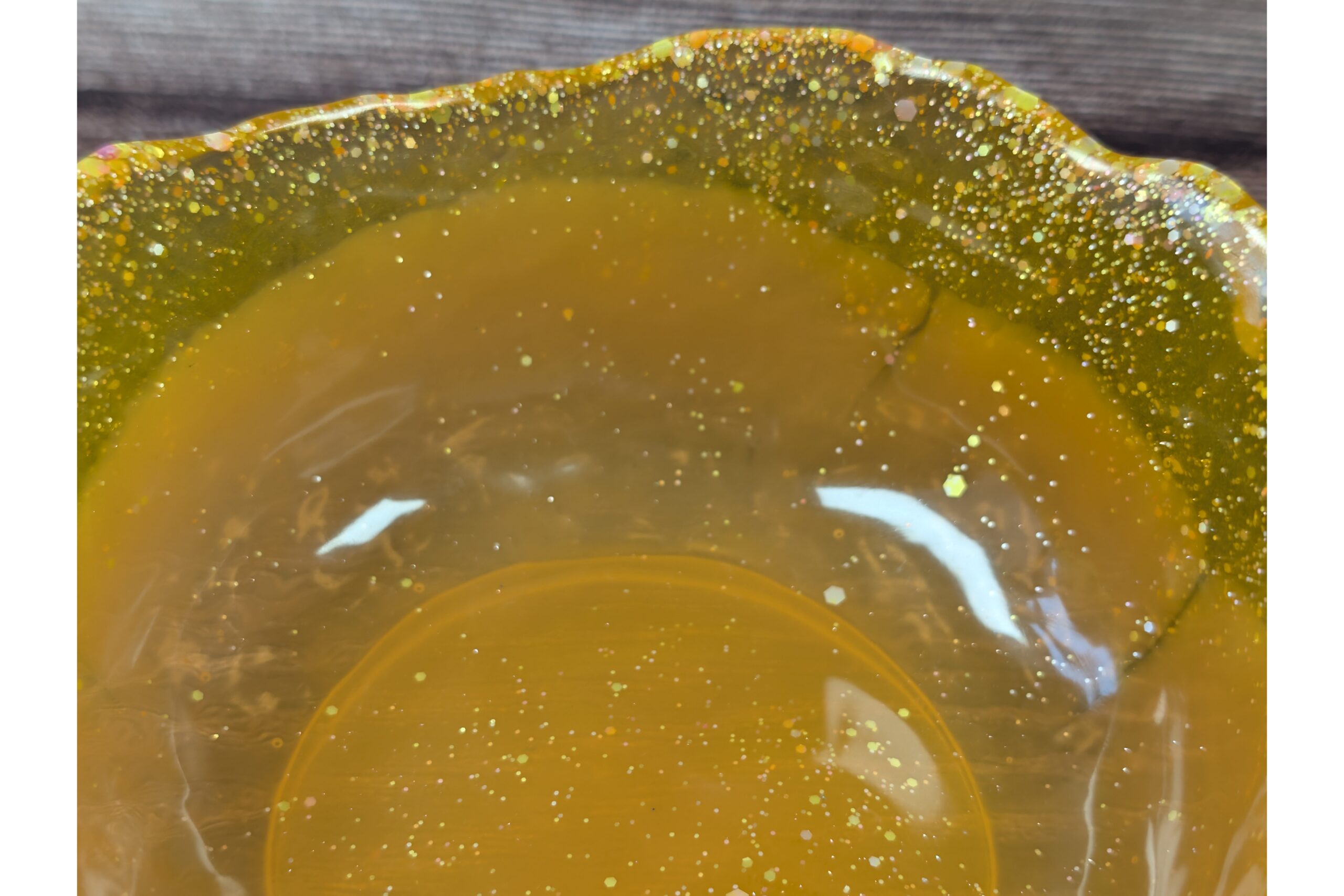 Textured Resin Trinket Bowl – Binevenagh Gold - Image 5