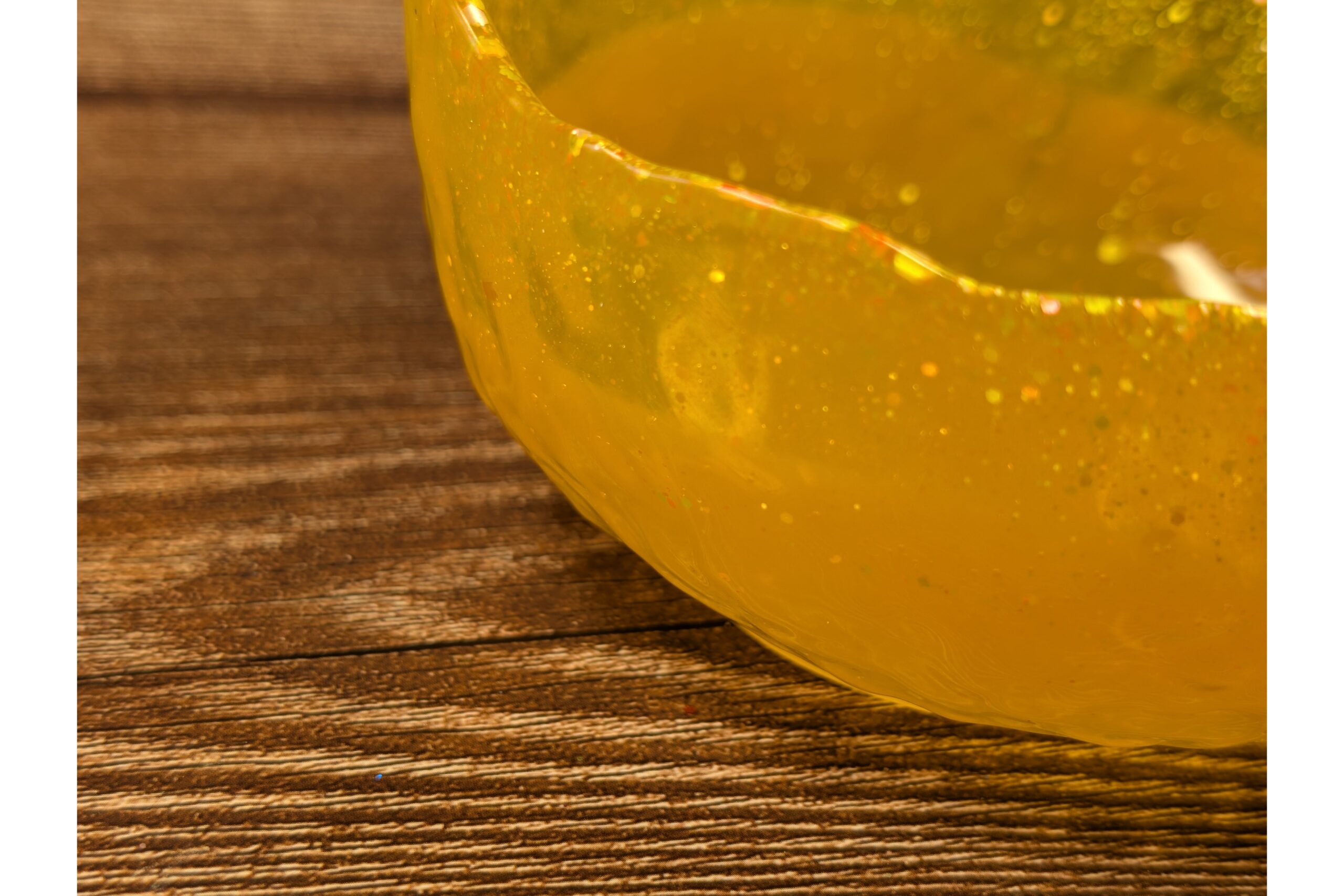 Textured Resin Trinket Bowl – Binevenagh Gold - Image 3